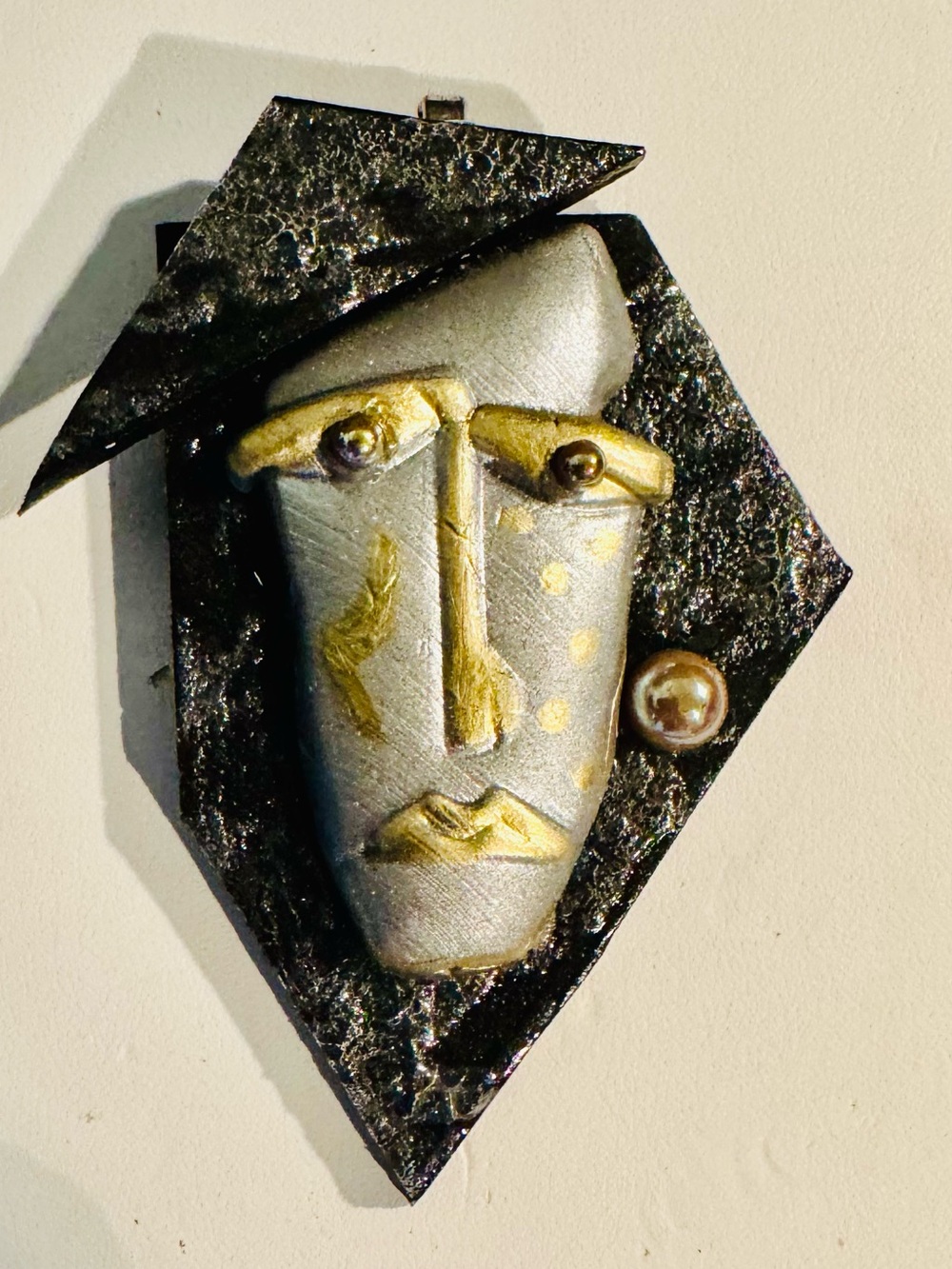 Abstract Geometric Face clay pendant in Black, Silver & Gold